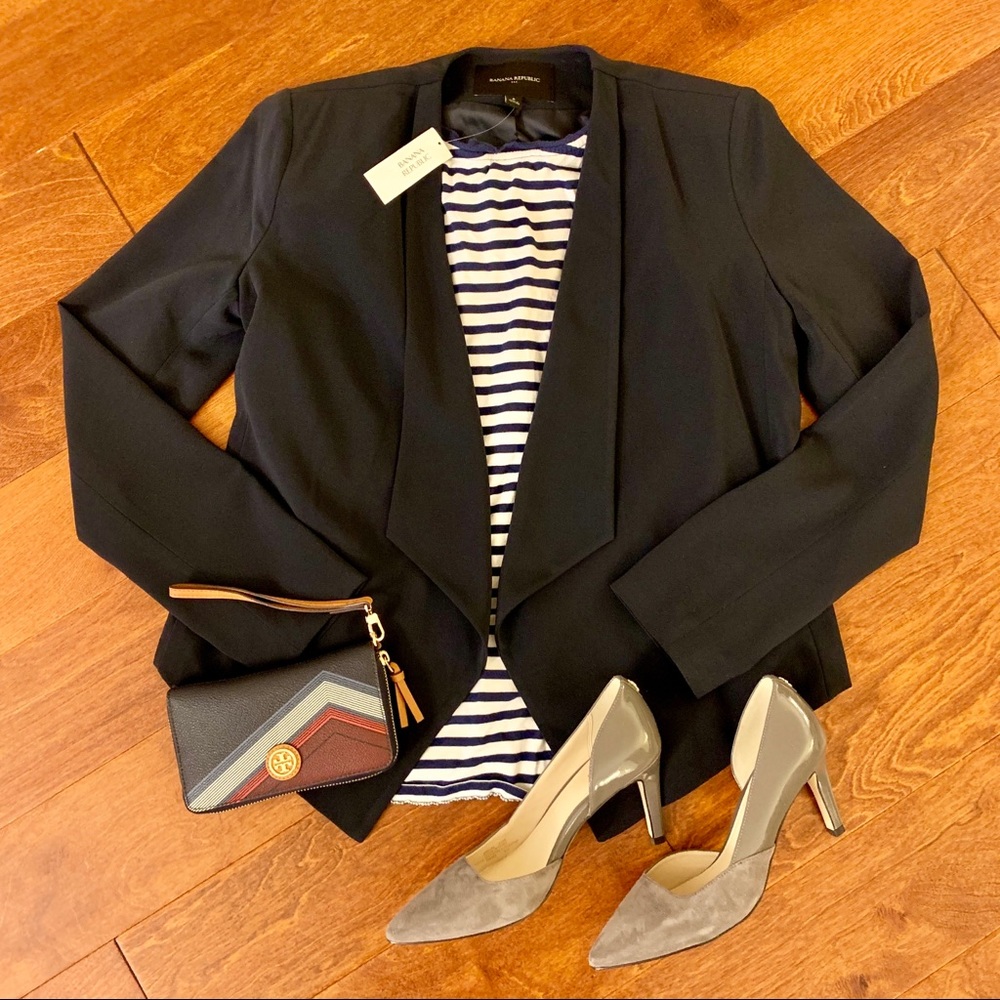 🤩HP🤩 Banana Republic • Navy Blue Blazer 🆕